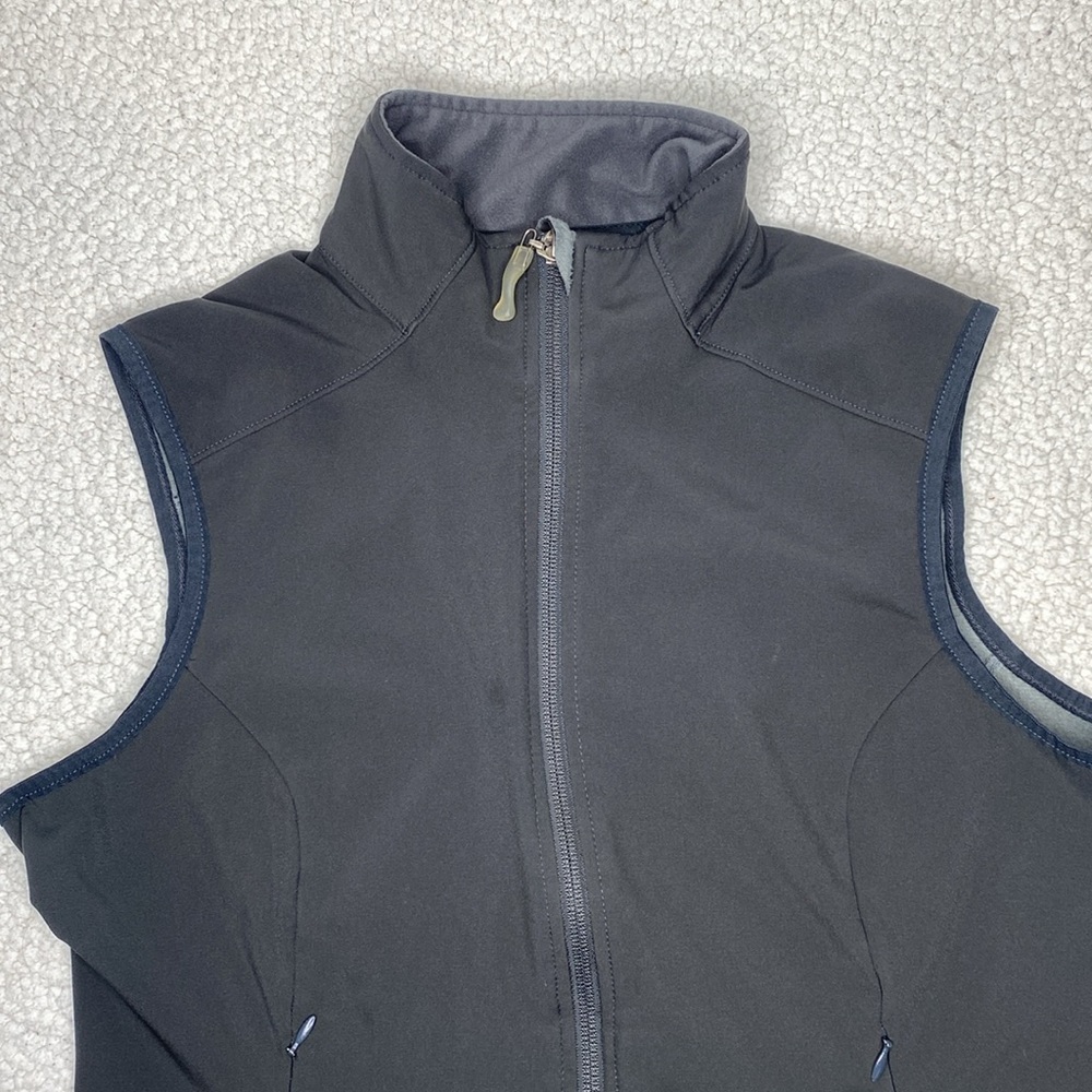 REI Black Fleece Lined Vest: Size Medium - Picture 3 of 7